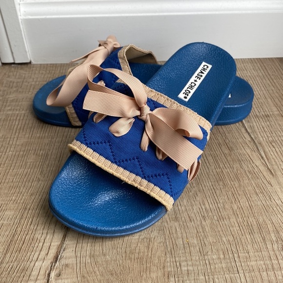 EUC Chase and Chloe Blue Ribbon Bow Slides - Picture 2 of 7